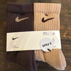NWT BOYS 6 pairs of Nike socks